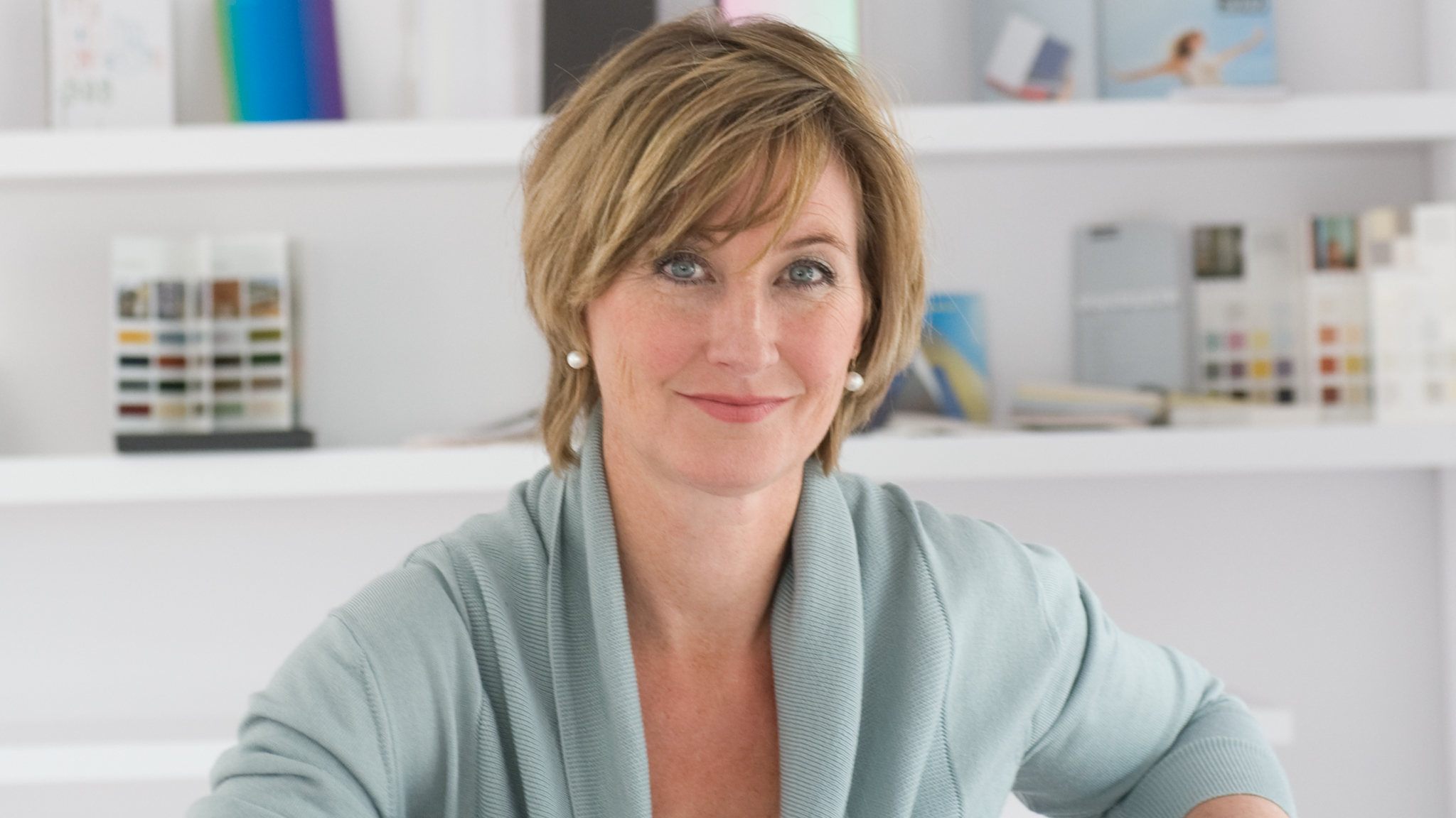 heleenvangent_violets Heleen van Gent, une des experts en design qui prévoient les tendances couleurs qui influencent comment nous décorons nos maisons.